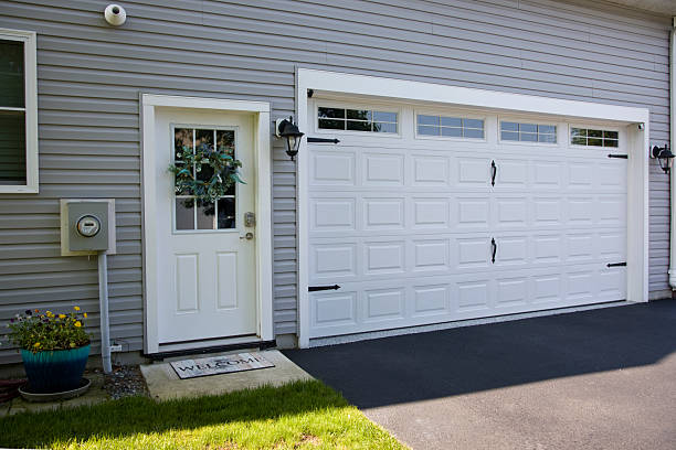 24/7 Emergency Garage Door Panel Replacement experts in Cane Savannah, SC